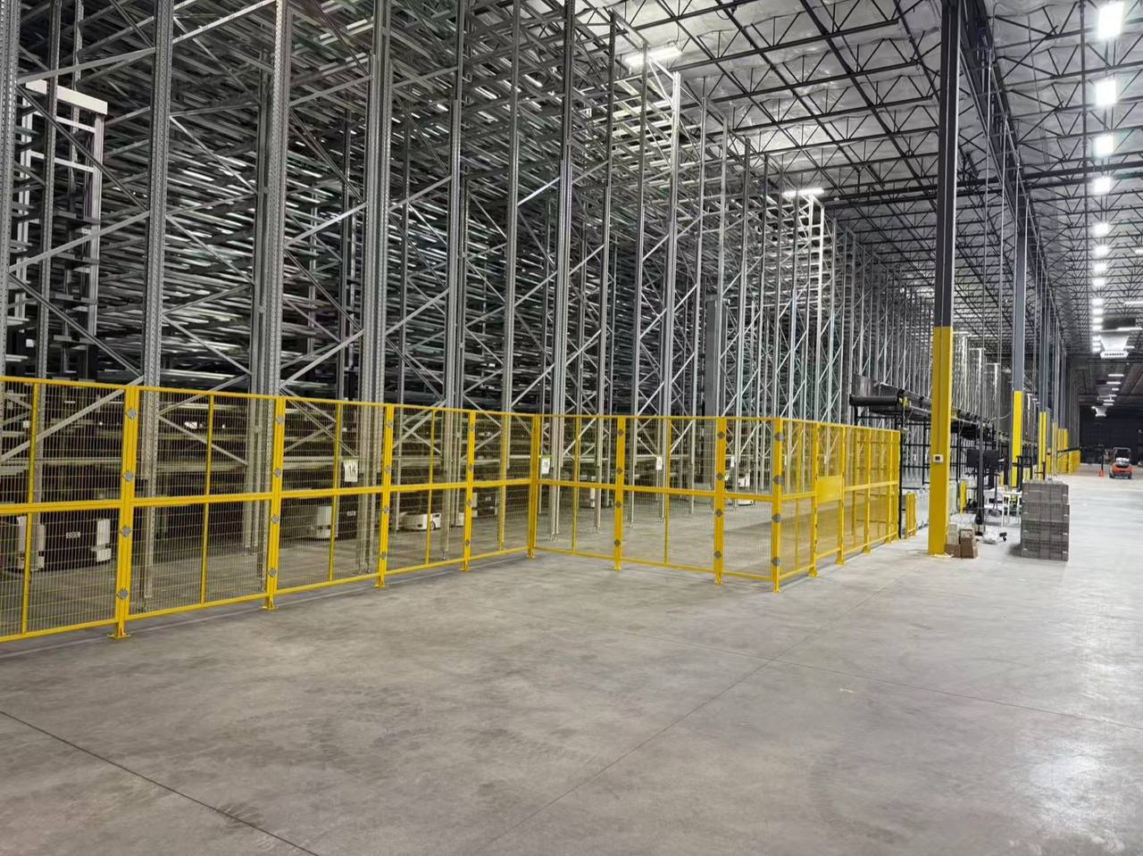 Poland — 890,000+ Tote Locations, Goods-to-Person (P3 Project)